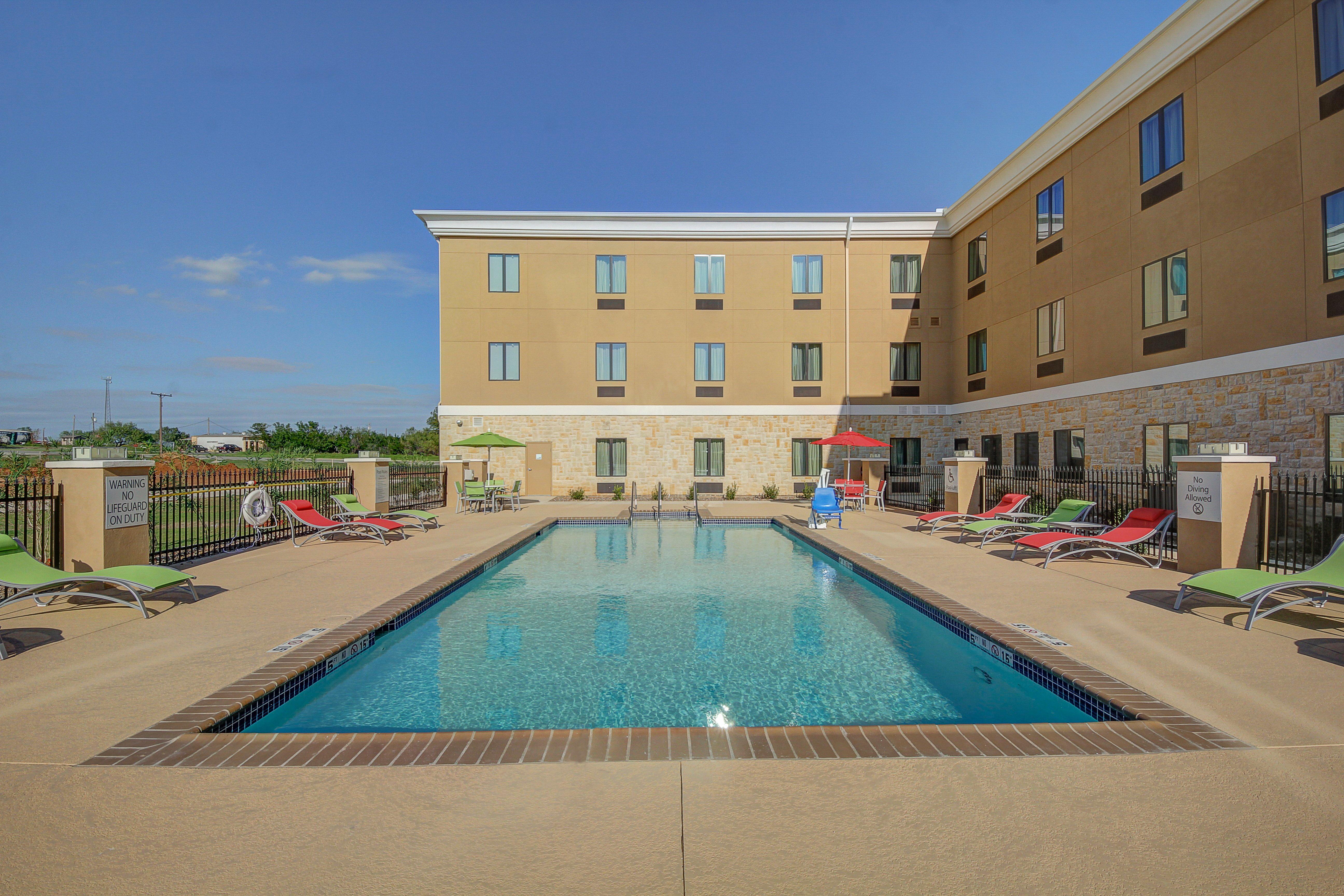 Holiday Inn Express Carrizo Springs Dış mekan fotoğraf